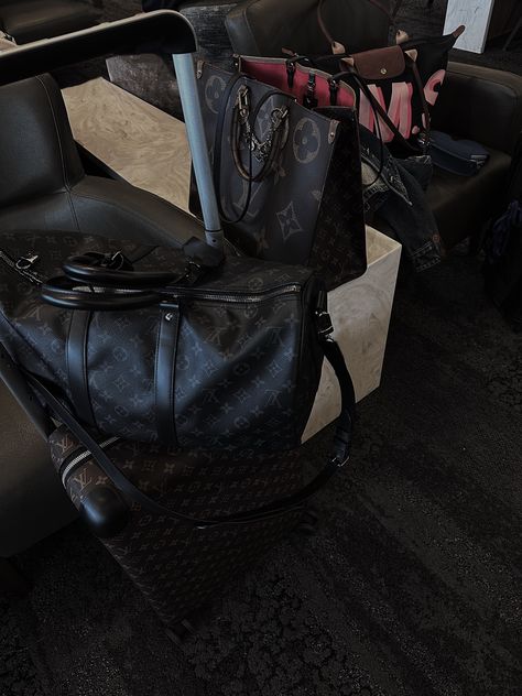 Black Duffle Bag Aesthetic, Louis Vuitton Travel Bag Aesthetic, Louis Vuitton Gym Bag, Louis Vuitton Holdall, Duffel Bag Aesthetic, Lv Duffle Bag, Louis Vuitton Duffel Bag, Aesthetic Louis Vuitton, Money Is The Anthem