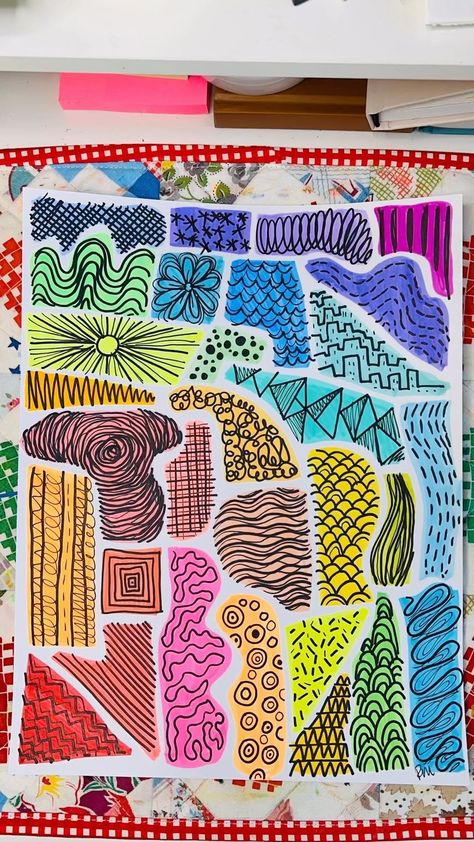 Renée 👩🏻‍🎨 | Doodle practice. So relaxing! Highlighter, Sharpie, and Micron. The streaks from the highlighters are hard to see once the doodles are on… | Instagram Easy Painting Patterns Simple, Line Art Activity, Highlighter Doodle Art, Marker Doodles Sketchbooks, Marker Line Art, Highlighter Drawings Easy, Things To Draw With Highlighters, Sharpie Creative Markers Ideas, Doodles On Notebook