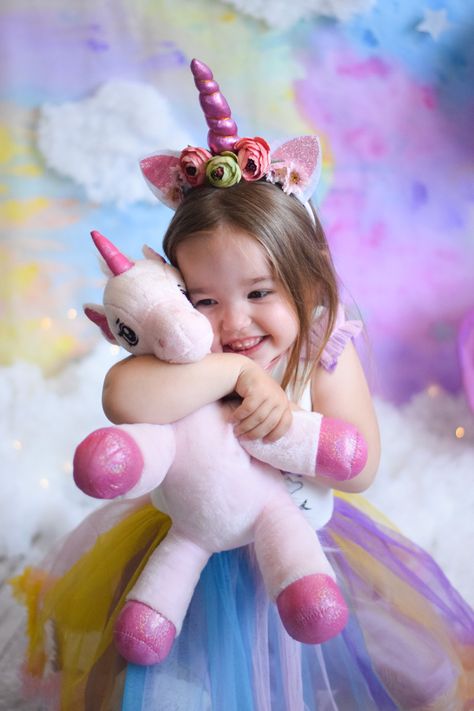 Four Year Old Birthday Photoshoot, Unicorn Birthday Photoshoot, Unicorn Photoshoot Ideas, Second Birthday Photos, Mommy Daughter Photography, Kids Party Inspiration, Studio Photoshoot Ideas, Festival Theme, Birthday Pictures