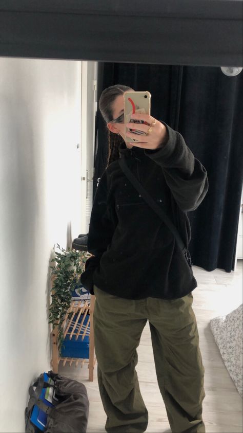 Black Fleece Outfit, Black Fleece Jacket Outfit, Fleece Jacket Outfit, Fleece Outfit, Badass Outfit, Black Fleece Jacket, Baggy Clothes, Aesthetic Fits, Casual School Outfits