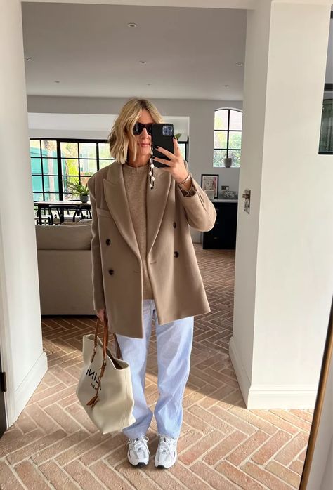 Pyjama Style Trousers Outfit, Pyjama Trousers Outfit, Poplin Pants Outfit, Stripe Trousers Outfit, Pyjama Pants Outfit, Striped Trousers Outfit, Pyjamas Outfit, Striped Blazer Outfit, Camel Blazer Outfit