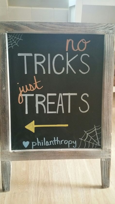 Halloween retail chalkboard sign Retail Door Signage, Halloween Decorations Store Display, Business Sidewalk Sign Ideas, Vendor Chalkboard Sign, Retail Signs Ideas, Chalkboard Boutique Signs, Chalk Art Halloween Ideas, Boutique Chalkboard Signs Fall, Chalkboard Sale Sign Ideas