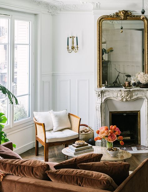 Minimalist Living Room Decor, Paris Dream, Small Apartment Decorating, Parisian Apartment, Vintage Living Room, Dream Apartment, Living Room Decor Ideas, Beautiful Living Rooms, Room Decor Ideas