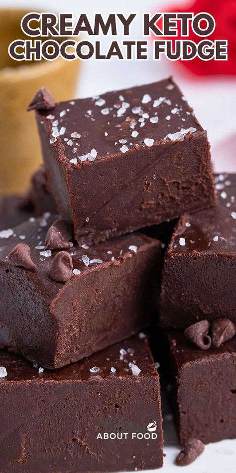 This keto fudge recipe is a chocoholic's dream! So creamy and smooth, with only 2.6g net carbs per serving. And you can make it with dairy or completely dairy-free! Sugar Free Fudge Recipe, Keto Fudge Recipes, Carolyn Ketchum, Dairy Free Fudge, Brownie Fudge, Quick Cookies Recipes, Low Carb Candy, Easy Fudge, Keto Fudge