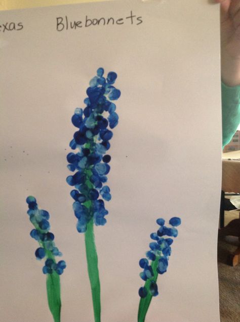 Preschool blue bonnets Teaching The Color Blue, Blue Color Craft For Preschoolers, Blue Crafts For Preschoolers, Blue Craft For Preschoolers, The Color Blue Crafts For Preschool, Blue Art Preschool, Circle Craft For Toddlers, Preschool Blue Crafts, Blue Day Ideas For Preschool