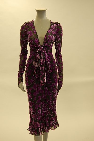 Ossie Clark velvet Ossie Clark, Fashion 1970s, 1980s Fashion, 1970s Fashion, Elegantes Outfit, 70s Fashion, Looks Vintage, Fashion History, Velvet Dress