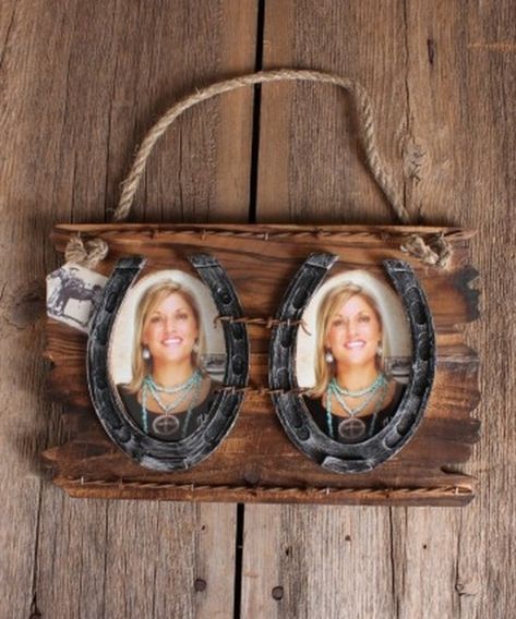 Picture Frame Ideas, Art Fer, Horseshoe Crafts Projects, Double Photo Frame, Horseshoe Projects, Western Crafts, Horseshoe Decor, Horseshoe Crafts, Horse Crafts