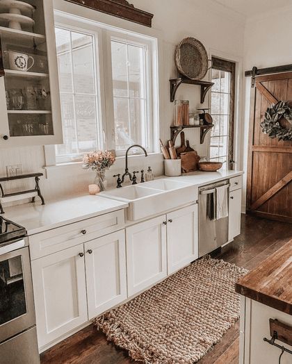 52 Farmhouse Kitchens You'll Want to Cook In All the Time Western Kitchen, Maxwell House, Making Cookies, Farmhouse Kitchen Design, All White Kitchen, Modern Farmhouse Kitchens, Rustic Kitchen, Dream Kitchen, House Inspiration