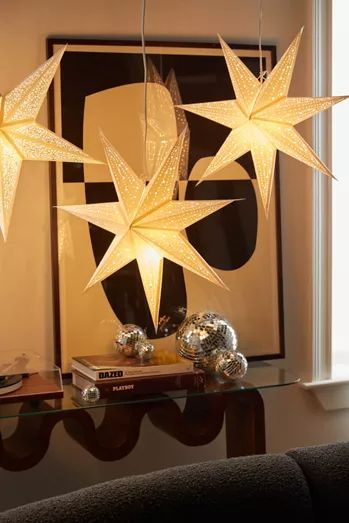 Lanterns In Bedroom, Wish On A Star, Paper Star Lanterns, Stick Wall Art, Star Lanterns, Uo Home, Star Paper, Star Lamp, Paper Lantern