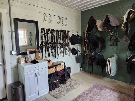 Stable Tack Room Ideas, Organized Tack Room, Tack And Feed Room Ideas, Feed Room Ideas, Tack Room Organization Diy, Tackroom Ideas Equestrian, Small Tack Room, Small Tack Room Ideas, Tack Room Ideas