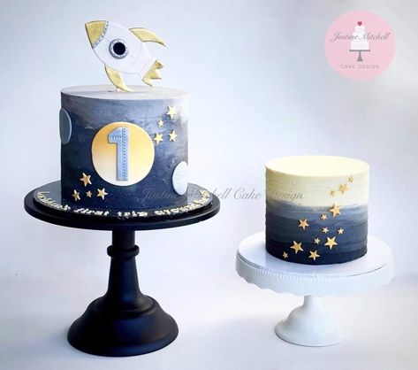 First Birthday Space Theme Cake, Astronaut Smash Cake, First Birthday Cake Space, Space Cake First Birthday, Smash Cake Space Theme, Simple Space Theme Cake, 1st Birthday Space Cake, 1st Trip Around The Sun Smash Cake, Space Themed Smash Cake