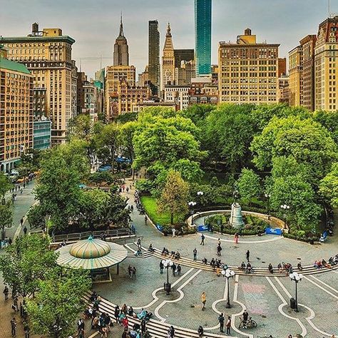 New York, Union Square Park Union Square Nyc, Nyc Dream, Dream Location, Earth City, York Christmas, East Coast Usa, City Scapes, Nyc Instagram, York Travel