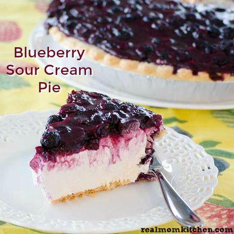 Blueberry Sour Cream Pie | Real Mom Kitchen | dessert Sour Cream Blueberry Pie, Blueberry Sour Cream Pie, Sour Cream Pie, Blueberry Pie Recipe, Blueberry Cream Pies, Blueberry Topping, Mom Kitchen, Blueberry Desserts, Cracker Crust