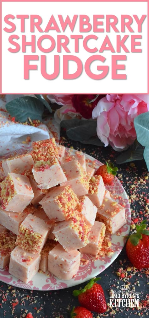 This no-bake fudge recipe is packed full of homemade strawberry shortcake crumbs. Made with melted white chocolate, Strawberry Shortcake Fudge is super easy and fast to make and tastes delicious too! Perfect for sharing with your favourite valentines! #strawberry #shortcake #fudge #nobake #valentine Strawberry Shortcake Fudge, Fruit Fudge Recipes, No Bake Fudge Recipes, Strawberry Cheesecake Fudge Recipe, Strawberry Cheesecake Fudge, Baked Fudge Recipe, Strawberry Fudge Recipe, Valentines Strawberry, Chocolate Strawberry Shortcake