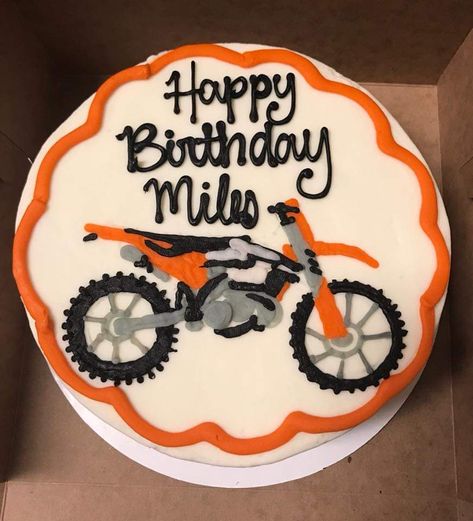 Bike Theme Cake, Motorcycle Cake, Bike Cakes, Cake Business, Theme Cake, Cake Decorating Techniques, Easy Cake, Dirt Bike, Themed Cakes