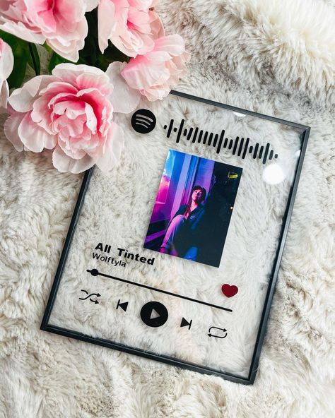 Spotify Diy Frame, Spotify Doodle, Spotify Frame, Craft Closet, Diy Room Decor Videos, Decor Videos, Diy Birthday Gifts For Friends, Bullet Journal Art, Journal Art