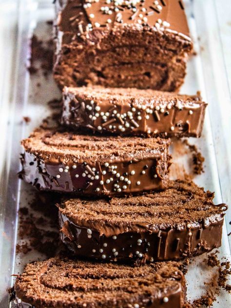 Healthy Swiss Roll, Healthy Cravings, Chocolate Peppermint Cake, Gluten Free Fudge, Chocolate Swiss Roll, Chocolate Roll Cake, Gluten Free Candy, Cake Roll Recipes, Chocolate Roll