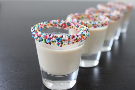 Shots Vodka, Birthday Cake Shots, Cake Shot, Cake Vodka, Cake Shots, Vanilla Birthday Cake, Birthday Shots, Birthday Cake With Photo, Godiva Chocolate