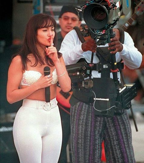 #tbt Anthing for Selenas!!! #Selena #Jlo…” Jennifer Lopez Outfits 90s, Jlo 90s, Jennifer Lopez Selena, Jennifer Lopez Outfits, Selena Quintanilla Fashion, Selena Quintanilla Perez, 90s Era, 90s Outfit, Selena Quintanilla