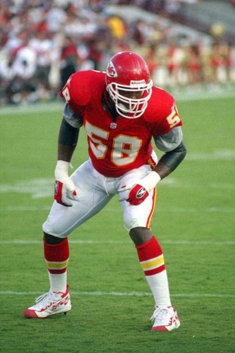 Derrick Thomas, Nfl Legends, Kc Chiefs Football, Nfl Football Pictures, Kansas City Chiefs Football, Football History, Football Images, Chiefs Football, Nfl History