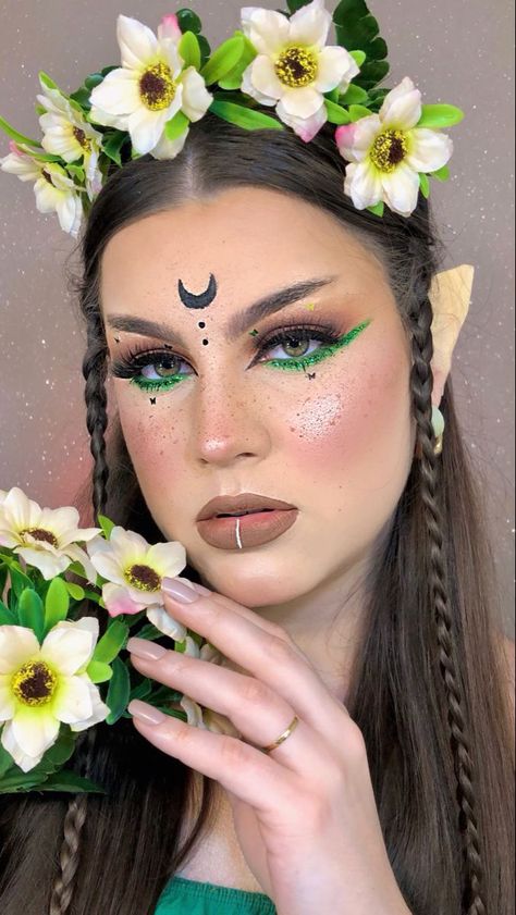 Elf Make Up Halloween, Elf Woman Cosplay, Woodland Elf Hairstyles, Elf Custome Halloween, Elf Makeup Looks Natural, Elf Princess Makeup, Easy Fairy Makeup Simple, Rennaisance Makeup, Forest Fae Makeup