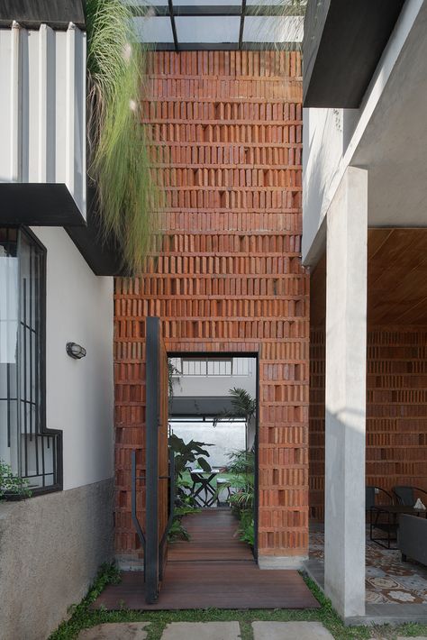 Gallery of Kampoong In House / Ismail Solehudin Architecture - 32 Chettinad House, House Moodboard, Aluminium Glass Door, Brick Houses, Urban Village, Mexico House, Big Backyard, Brick Masonry, House In Nature