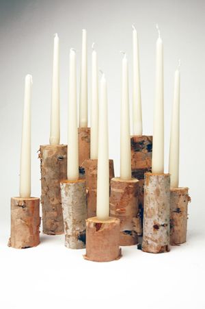 Candle Holder Wood Diy, Birch Tree Candle Holder Diy, Wooden Candlestick Holders Diy, Diy Wooden Candle Stand, Homemade Candlestick Holders, Wood Candlestick Holders, Wooden Candle Stick Holders, Wood Logs Ideas, Candlestick Holders Diy