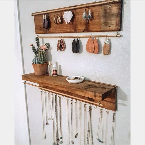 Diy Jewelry Rack, Repurposed Pallet Wood, Jewelry Storage Diy, Diy Jewelry Holder, Jewelry Rack, Jewelry Organizers, Jewelry Organizer Diy, Different Emotions, Wood Jewelry