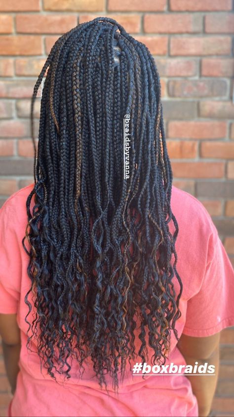 Knotless Box Braids Crinkle Ends, Box Braids With Body Wave Ends, Crinkle Knotless Braids, Mid Back Box Braids With Curly Ends, Crinkle Braids Black Women, Crinkle Box Braids, Knotless Braids With Crinkle Ends, Wavy Ends Box Braids, Crinkle Braids