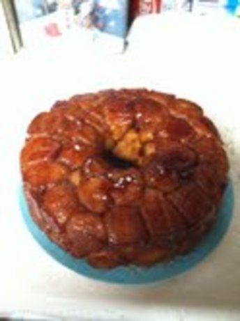 Paula Deen recently made this on The Bonnie Hunt Show.  Looked yummy and Bonnie loved it so much she posted this recipe on her Twitter page. Paula Deen Monkey Bread, Banana Pudding Paula Deen, Bonnie Hunt, Paula Dean, Paula Deen Recipes, Bonnie Hunter, Sweet Rolls, Monkey Bread, Bundt Pan