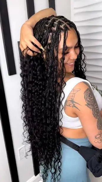 Boho Knotless Braids: All You Need to Know About This Hairdo Island Hairstyles, Big Box Braids Hairstyles, Feed In Braids Hairstyles, Goddess Braids Hairstyles, Box Braids Hairstyles For Black Women, Braided Cornrow Hairstyles, Vlasové Trendy, Quick Braided Hairstyles, Braids Hairstyles Pictures