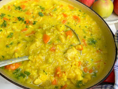 How to Make Mulligatawny Soup with Chicken, Apple & Rice Chicken Apple Curry Soup, Mulgatwani Soup, Chicken Mulligatawny Soup, Mulagatawny Soup, Muligawtany Soup Recipe, Mild Chicken Curry, Soup With Apples, Mulligatawny Soup Recipe, Apple Rice