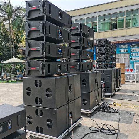 Outdoor Sound System, Lion Hunting, Computer Programming Languages, Dj Room, Haha Photos, Speaker Projects, Sound System Speakers, Dj Set, Sound Systems