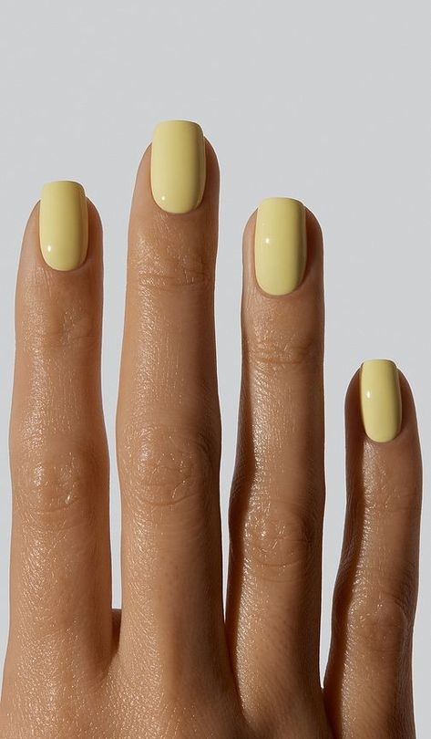 Explore 25 stunning short fall nail designs to keep your nails looking trendy this autumn. Get inspired with warm, cozy, and creative ideas for fall! Light Yellow Gel Nails, Solid Yellow Nails, Fall Yellow Nails, Butter Yellow Nails, Short Nails Yellow, Yellow Nails Short, Pale Yellow Nails, Butter Nails, Yellow Gel Polish