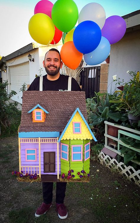 Up House Costume Diy, Diy Up House Cardboard, Up House Cardboard, House From Up Costume, Diy Up House, Up House Costume, Cardboard Halloween Costumes, Disfraz Up, Costume Template