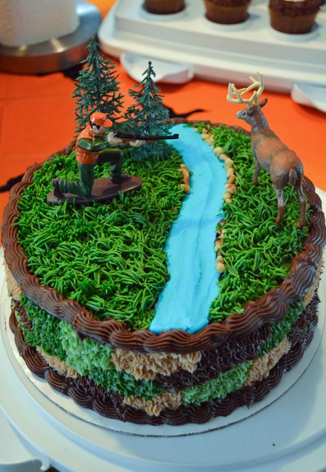 Hunting Birthday Party Ideas - how to make a camouflage birthday cake. Hunting Birthday Party Ideas, Camo Party Decorations, Hunting Birthday Cakes, Deer Hunting Birthday, Hunting Birthday Party, Camo Birthday Party, Hunting Cake, Deer Cakes, Camo Birthday