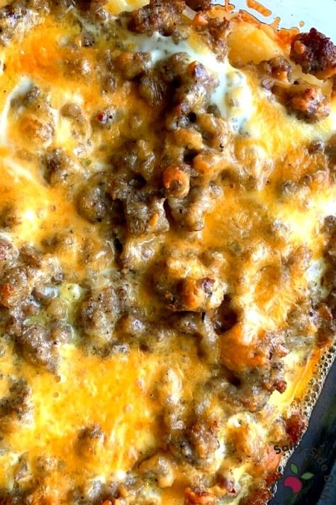 Sausage Hashbrown Breakfast, Sausage Hashbrown Breakfast Casserole, Salty Side Dish, Hashbrown Breakfast, Casserole Bake, Sausage Hash, Best Breakfast Casserole, Tater Tot Breakfast, Breakfast Hashbrowns