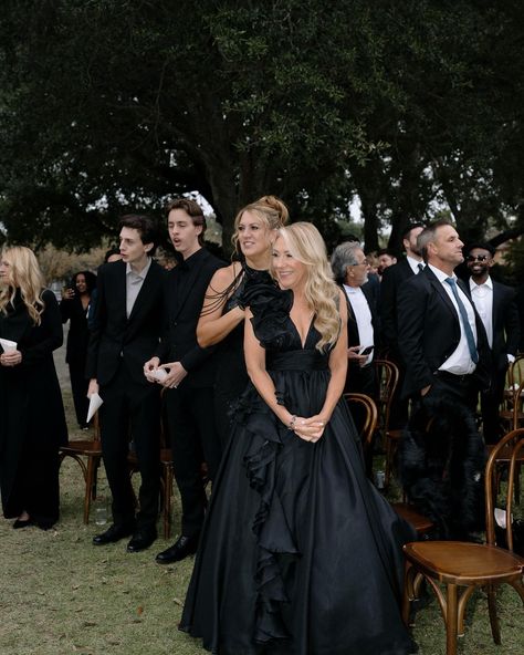 I’ll forever love a famous historic wedding venue, a black tie dress code with a monochromatic wedding party dress and floral. photographer: @katiegracenweddings digital videographer: @daydream.films venue: @pphgevents planner: @curatedeventscharleston @anniefranorris florist: @petalandpeachfloral makeup: @galyagornishka hair: @hairby_nataliya dress: @annebarge @kinsleyjamescouturebridal music:@ bunndjchs@christiebatesviolin cake: @medulce_cakes Wedding With Black Dress Code, All Black Wedding Guest Attire Dress Codes, Black Tie Wedding Mood Board, All Black Dress Code Wedding Guests, Black Dress Code Wedding Guests, Wedding All Black Dress Code, All Black Wedding Dress Code, Wedding Dress Code Ideas, All Black Wedding Guest Attire