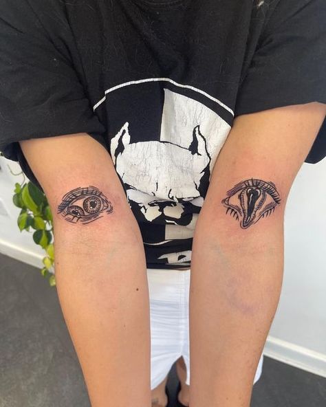 Eye Tattoo Trippy, Trippy Eye Tattoo Ideas, Trippy Flowers Tattoo, Melting Eyes Tattoo, Trippy Eyeball Tattoo, Floral Eye Tattoo, Trippy Eyes Tattoo, Eye Drawings Trippy, Rune Stone Tattoo