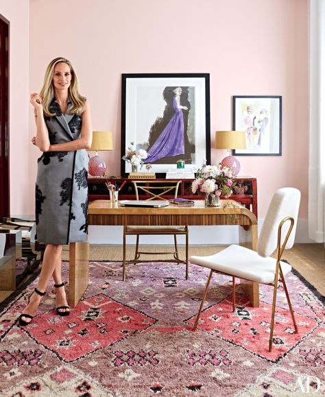 Moda Operandi cofounder Lauren Santo Domingo in her New York office, which was decorated by Daniel Romualdez; the prints are from the Condé Nast Archive, and the chair in the foreground is by Jonathan Adler. See more fashion designer offices now, just in time for Fashion Month. Classic Office Interior, Chic Office Space, Lauren Santo Domingo, New York Office, Classic Office, Chic Office, Jonathan Adler, Pink Room, Celebrity Houses