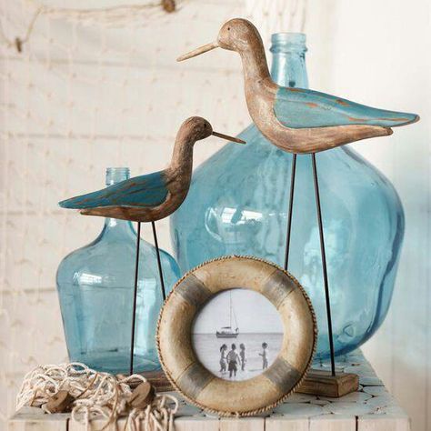 Beachy - looks like things Lorrie would enjoy! Australia Decor, Decor Marin, Boho Australia, Deco Marine, Cottage Coastal, Room Shelf, Seaside Decor, Coastal Living Rooms, Beachy Decor