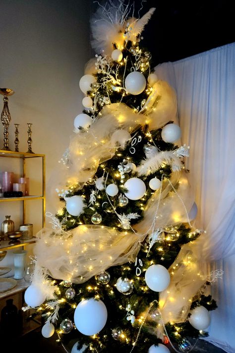 White Tulle Christmas Tree, White Tulle On Christmas Tree, Colored And White Lights On Tree, Christmas Tree Tule Garland, Tule Christmas Tree Garland, Christmas Tree Tulle, Iced Branches, Snow Flakes, White Christmas Decor