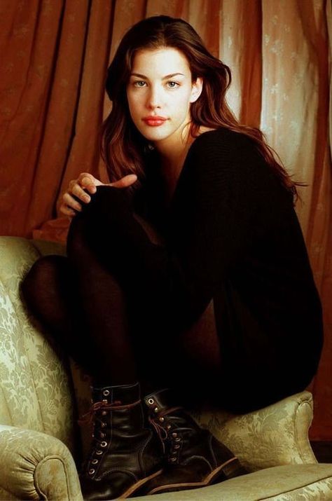 Liv Tyler Style, Liv Tyler Hair, Liv Tyler 90s, 90s Mood, Bebe Buell, Olivia Hussey, Helena Christensen, Elizabeth Hurley, Michelle Rodriguez