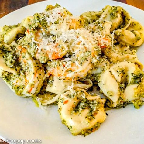 Shrimp Pesto Tortellini-4 ingredients-20 minutes-One Pot - Poppop Cooks Nice Meals, Cheese Tortellini Recipes, Pesto Shrimp, Potted Shrimp, Pesto Tortellini, Tortellini Recipes, Pasta Sides, Random Recipes, Shrimp Recipes Easy