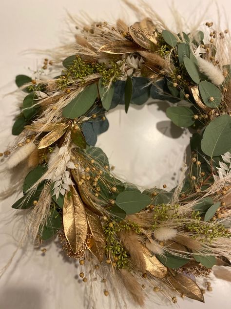 Christmas Wreath Pampas, Pampas Grass Christmas Wreath, Winter Outside Decor, Christmas Whreat, Boho Christmas Wreath, Unique Wreaths, Xmas Deco, Christmas Inspo, Xmas Wreaths