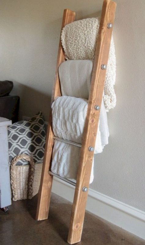 Rustic Ladder Decor, Diy Home Decor For Apartments, Apartment Decorating On A Budget, Apartment Decorating Ideas, First Apartment Decorating, Plate Rack, Budget Apartment, Apartment Organization, Wooden Ladder