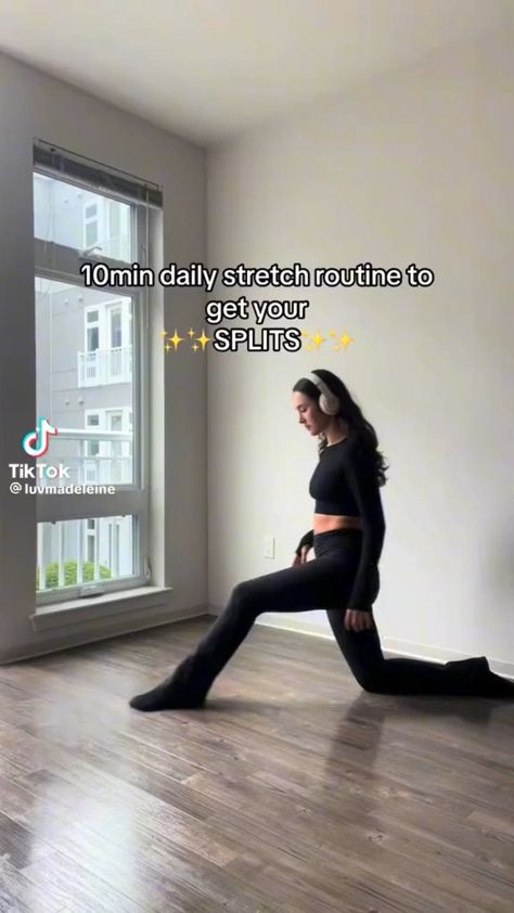 Splits Workout, Gymnastics For Beginners, Ballerina Workout, Dance Workout Routine, Flexibility Routine, Gymnastics Flexibility, Modele Fitness, Flexibility Dance, The Splits