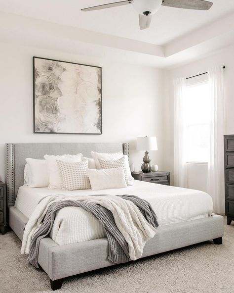 Off White Bedroom, Gray Bed Frame Bedroom Ideas, Light Grey Upholstered Bed, Off White Bedding, Cozy Chic Bedroom, Light Grey Bedroom, Bedding Neutral, Bedding Cozy, Grey Upholstered Bed