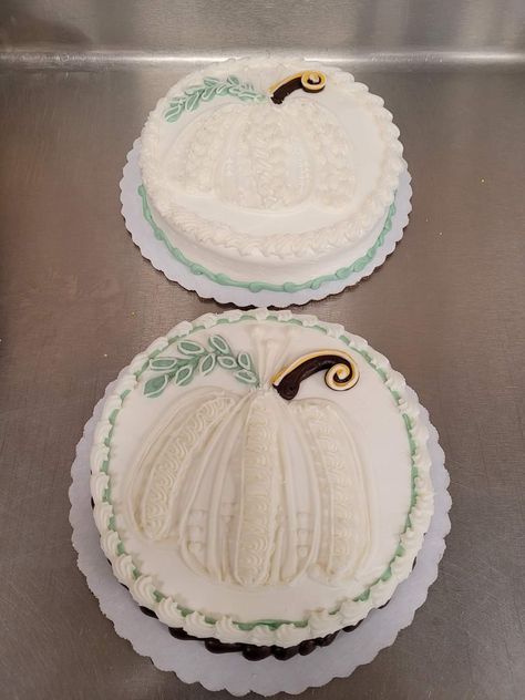 Cute Fall Cake Ideas, Fall Cake Designs Simple, Turkey Cake Ideas, Fall Themed Cakes, Cakes For Fall, Fall Cake Designs, Fall Cake Ideas, Thanksgiving Cakes Decorating, Fall Theme Cakes