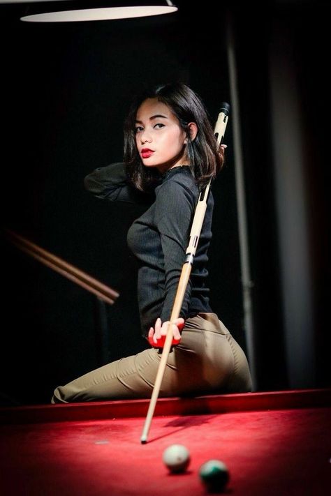 Pool Table Pose Reference, Pool Table Photoshoot Ideas, Billiard Pose, Billiard Photoshoot, Billiard Photography, Pool Table Photoshoot, Table Photoshoot, Photoshoot Ideas Men, Pool Poses